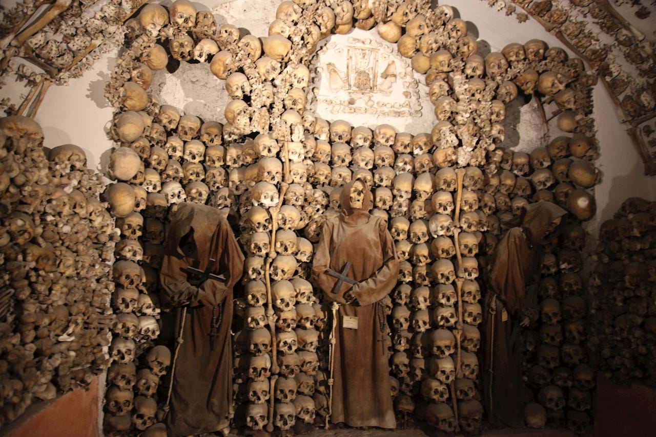 crypts and catacombs tour