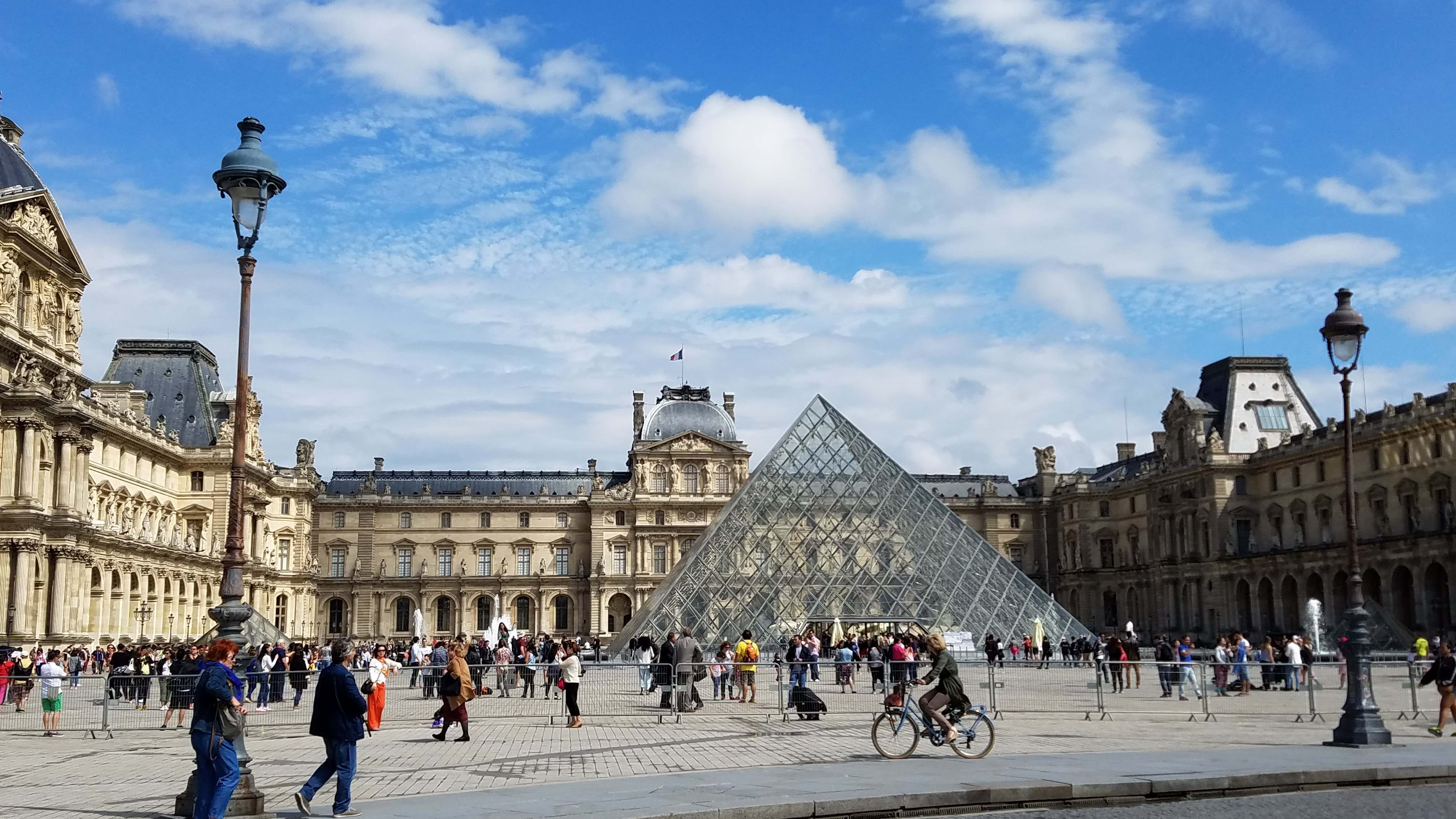 Skip the line Guided Louvre Museum Tour Expert Guides City Wonders