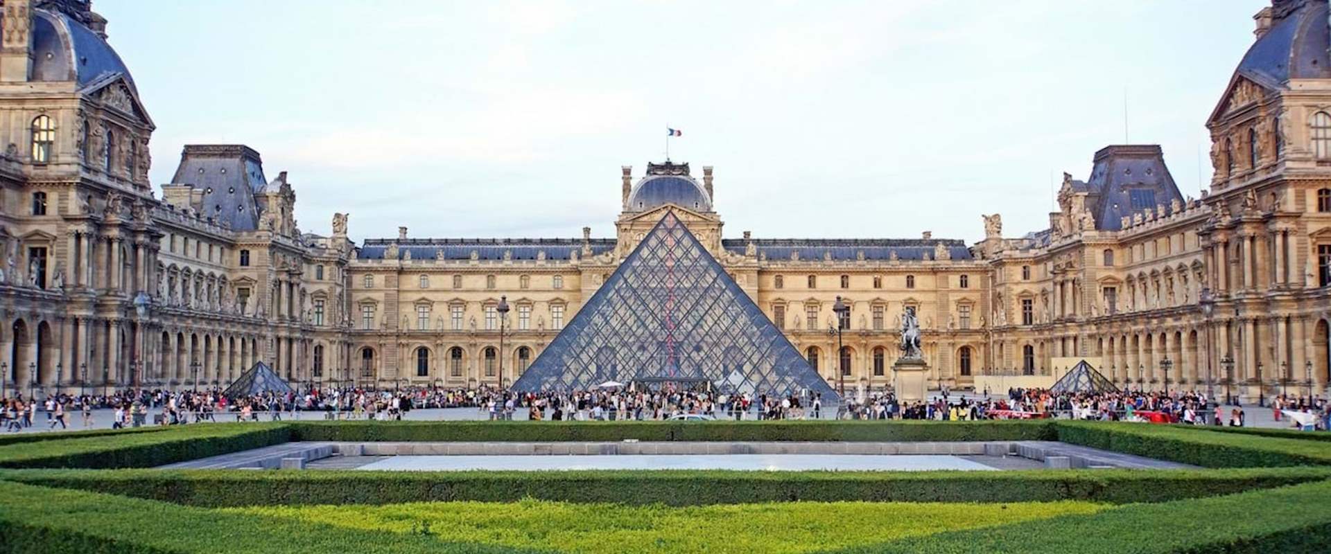 Express Mona Lisa & Louvre Highlights Tour City Wonders