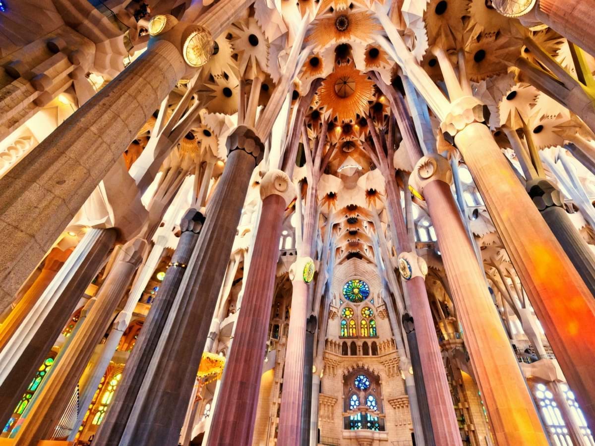 Храм Гауди детали Барселона