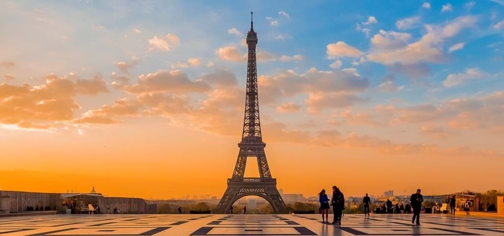 Eiffel Tower Tours Breathtaking Views Of Paris From The Iron Lady City Wonders