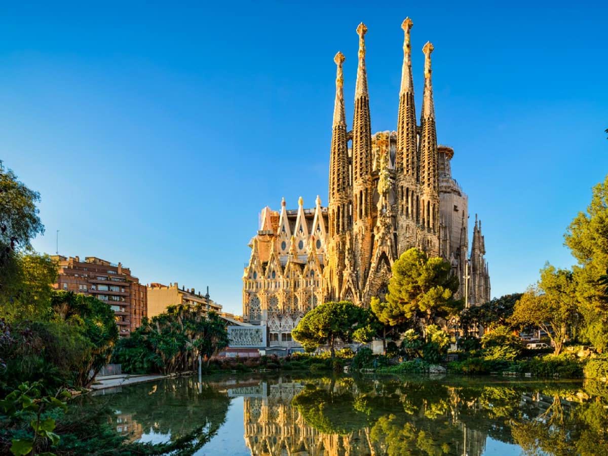 places you must visit in barcelona