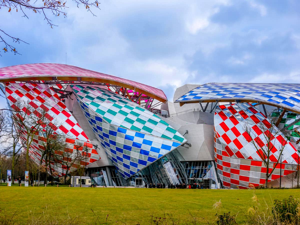 Louis Vuitton In Paris Near Eiffel Tower Nyc Iucn Water