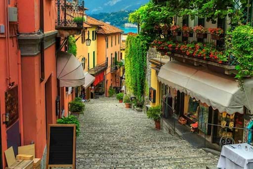 street in the town of Bellagio