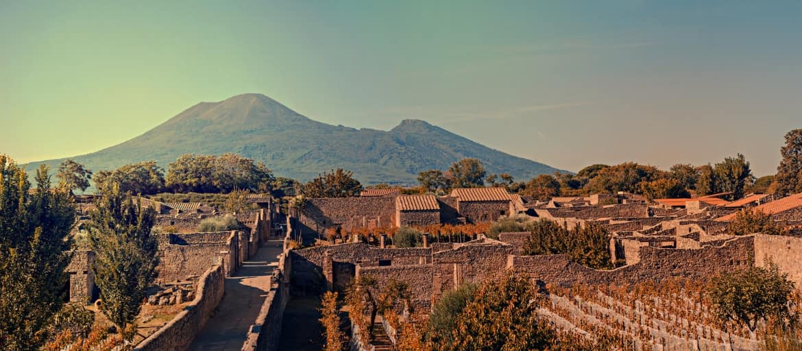 Interesting Facts About Pompeii & Mount Vesuvius - City Wonders