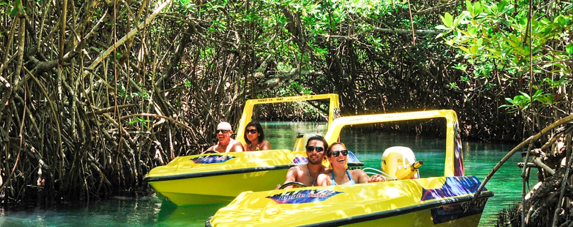 Speedboat tour in the jungle