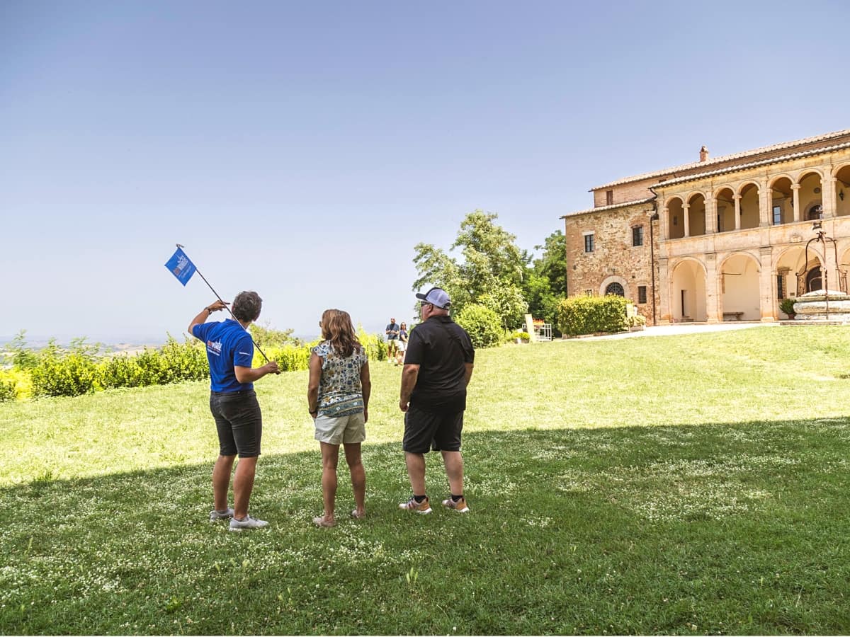 City Wonders Guide showing Tuscany to the tourists