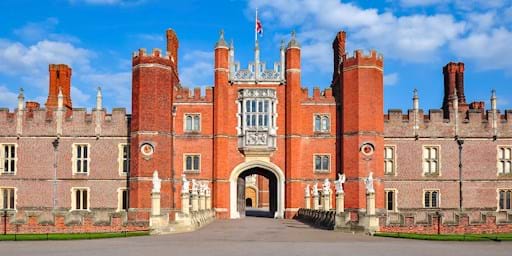 Private Hampton Court Tour from London: Regal Luxury and Tudor Tales City Wonders