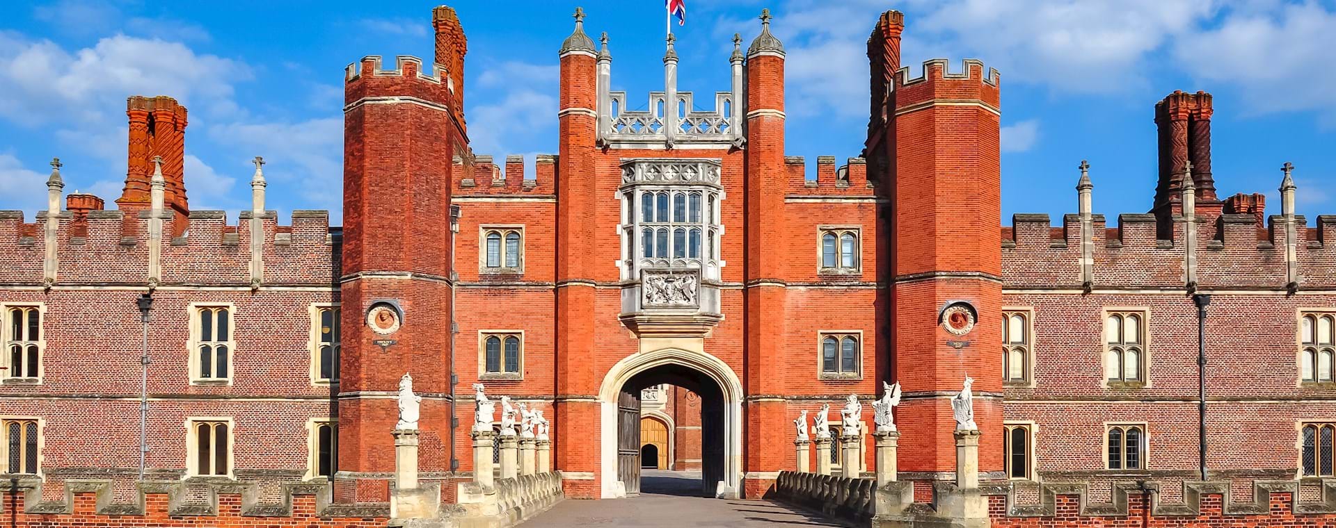 Hampton Court Palace & Gardens: Fully Guided Private Tour - City Wonders